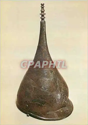 Cartes postales moderne Musee des Antiquites Nationales Saint Germain en Laye Casque gaulois de la tombe a char de la Go