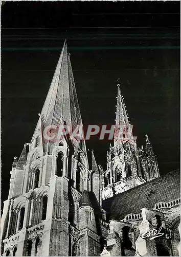 Cartes postales moderne Chartres La Cathedrale Illuminee Les Clochers Cote Sud
