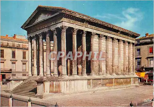 Cartes postales moderne Nimes (Gard) la Maison Carree