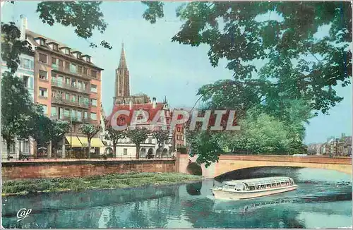 Cartes postales moderne Strasbourg (Bas Rhin) Le Pont St Nicolas Vue vers la Cathedrale