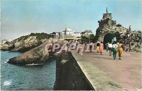 Cartes postales moderne Biarritz Rocher de la Vierge et Musee de la Mer