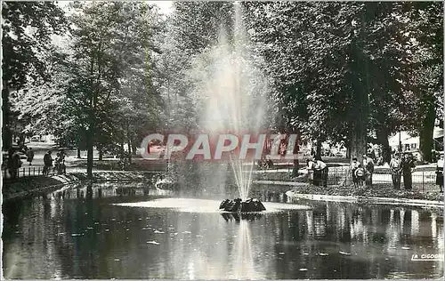 Cartes postales moderne Vichy (Allier) Reine des Villes d'Eaux Bassin dans les Grands Parcs