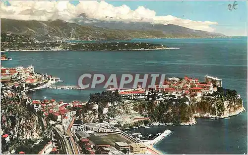 Cartes postales moderne Principaute de Monaco Le Rocher le port Au fond le Cap Martin et la cote italienne