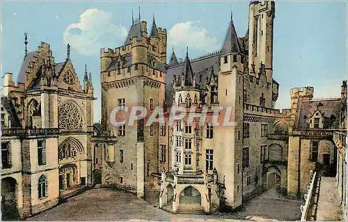 Cartes postales moderne Pierrefonds Le Chateau L Escalier d Honneur Le Donjon et la chapelle