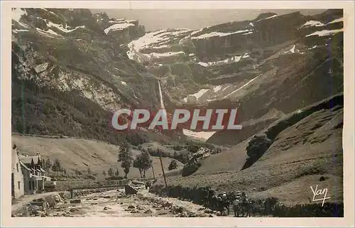Cartes postales moderne Gavarnie La Chaumiere et le cirque
