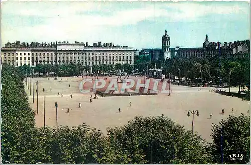 Cartes postales moderne Lyon Place Bellecour