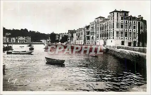 Cartes postales moderne St Jean de Luz Le Quai et la Maison de l Infante