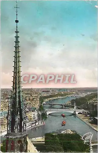 Cartes postales moderne Paris La fleche de Notre Dame et Panorama de la Seine en amont