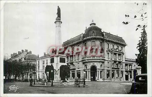 Cartes postales moderne Chambery Fontaine des Elephants et Statue du General de boigne