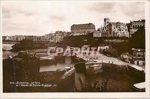 Cartes postales moderne Biarritz Le Port et l Abside de Sainte Eugenie