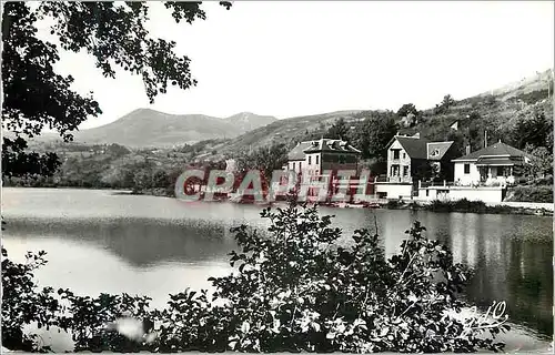 Cartes postales moderne Le Auvergne Le Lac Chambon Villas et Hotels le long des rives