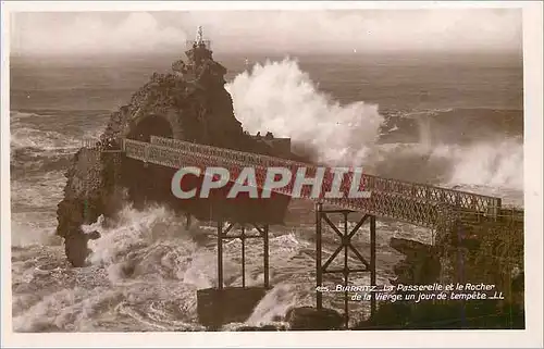 Moderne Karte Biarritz La Passerelle et le Rocher de la Vierge un jour te tempete