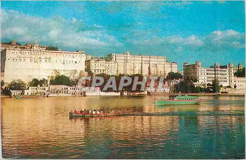 Cartes postales moderne India Udaipur Palaces Lae Side View