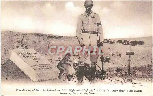 REPRO Pres de Verdun Le Colonel Regiment d Infanterie pres de la tombe elevee a des soldats inconnus