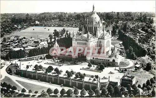 Cartes postales moderne Lisieux Calvados La Basilique Vue aerienne