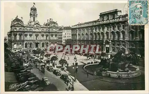 Cartes postales moderne Lyon Place des Terreaux Hotel de Ville Palais des Arts et Fontaine Bartholdi