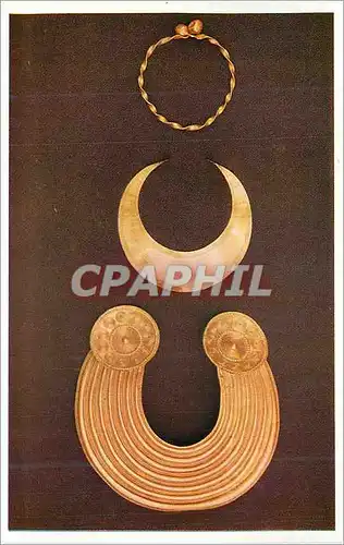 Cartes postales moderne The Gold Ornaments Top Gold Torc or Necklet from Clonmacnoise Middle Lunula from Ross Co Westmea