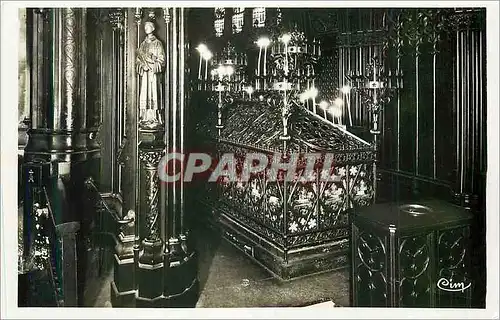 Cartes postales moderne Eglise St Etienne du Mont Tombeau de Ste Genevieve