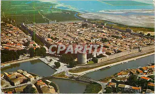 Cartes postales moderne Aigues Mortes (Gard) La Ville du Roi Saint Louis Vue Aerienne sur la Cite