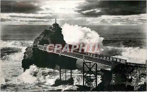 Cartes postales moderne Biarritz Le Tempete au Rocher de la Vierge