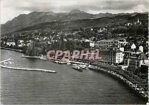Cartes postales moderne Evian les Bains (Haute Savoie) Le Port l'Hotel Albert Ier et les Monts du Chabians
