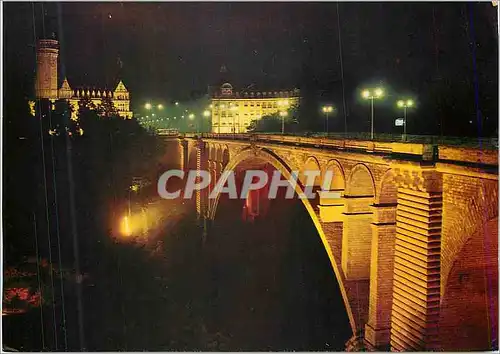 Cartes postales moderne Luxembourg Les Illuminations du Pont Adolphe et de la Caisse d'Epargne de l'Etat