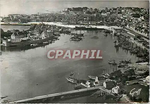 Cartes postales moderne Concarneau (Finistere) En Bretagne Vue aerienne du Port et de la Ville Close Bateaux