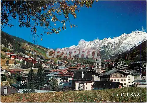 Cartes postales moderne La Clusaz (Haute Savoie) Vue Generale et la Chaine des Aravis