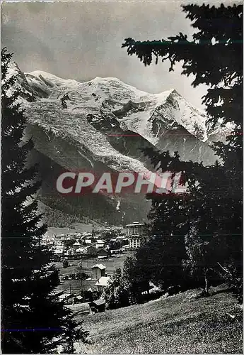 Cartes postales moderne Chamonix Vue Generale et le Mont Blanc (4807 m)