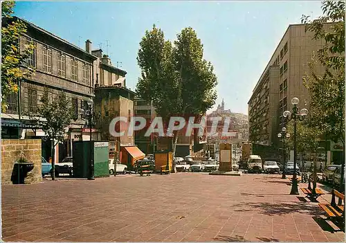 Cartes postales moderne Marseille Place de Lenche au Lion Notre Dame de la Garde