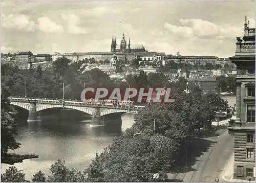 Cartes postales moderne Praha Vue du Chateau de Prague Tramway