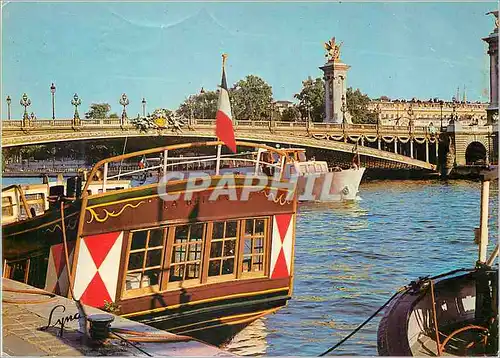 Cartes postales moderne Paris Le Pont Alexandre III et la Seine Bateau La Brigantine