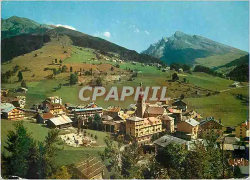 Cartes postales moderne La Clusaz (1040 m) (Haute Savoie) Couleurs et Lumiere de Frane Les Alpes Vue Generale