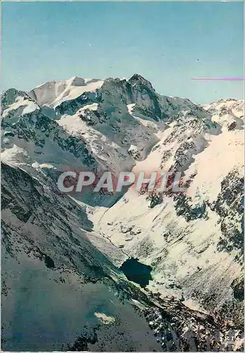 Cartes postales moderne Les Pyrenees vues du Ciel Le Lac de Gaube (alt 1789 m) et le Massif du Vignemale (alt 3298 m)
