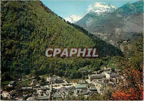 Cartes postales moderne Cauterets Les Pyrenees Vue Generale au Fond le Monne