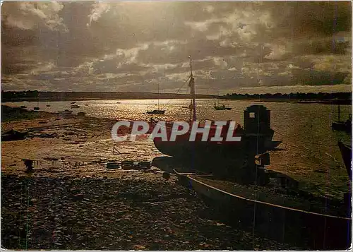 Cartes postales moderne Coutainville Normandie France Coucher de Soleil Bateau de peche