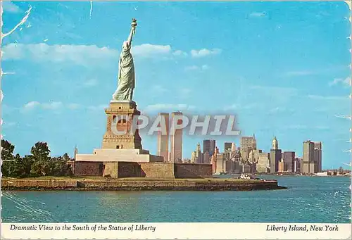 Cartes postales moderne Liberty Island New York Dramatic View to the South of the Statue of Liberty
