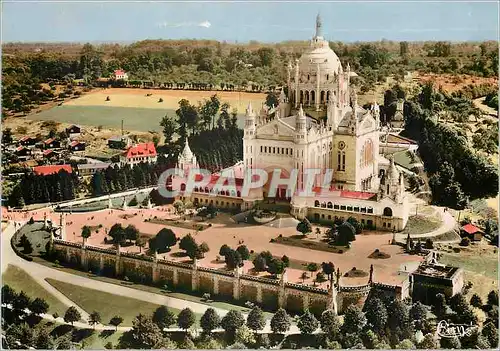 Cartes postales moderne Lisieux (Calvados) La Basilique Vue Aerienne