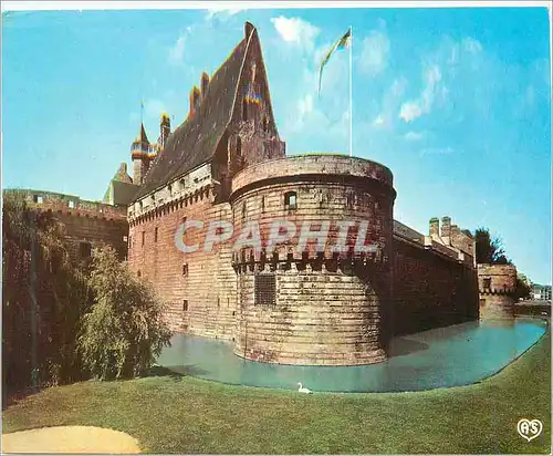 Cartes postales moderne Nantes (Loire Atlantique) Metropole de l'Ouest Chateau des Ducs de Bretagne Tour du Port