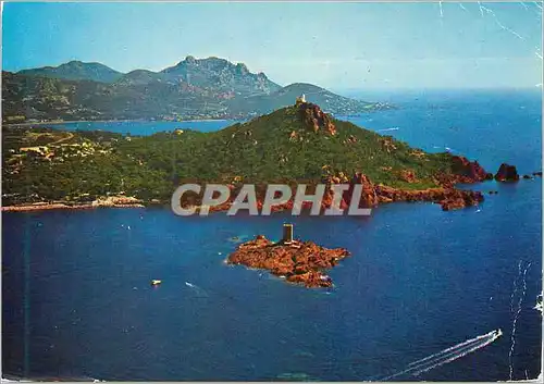 Cartes postales moderne L'Ile d'Or La Corniche d'Or et ses Roches Rouges Cote d'Azur Le Semaphore du Dramont Au fond L'E