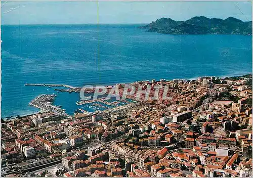 Cartes postales moderne La Cote d'Azur Cannes et son Port Au loin la Chaine de l'Esterel