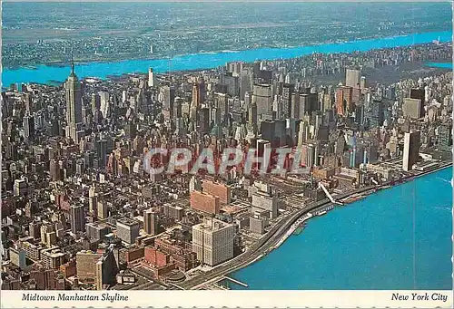 Cartes postales moderne Midtown Manhattan Skyline Fabulous Manhattan is home of New York's nearly 8 million people
