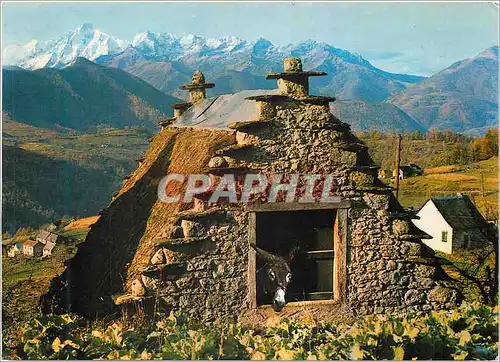 Cartes postales moderne Sites Pyreneens Massif du Montvalier Grange en haute montagne