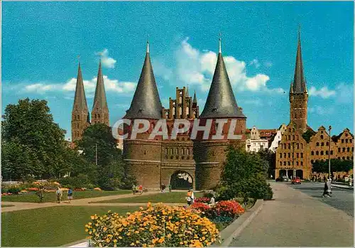 Cartes postales moderne Hansestadt Lubeck Blick ouf St Marlen Holstentor und St Petri