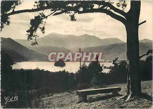 Cartes postales moderne L'Auvergne le Lac Chambon et les Monts Dore