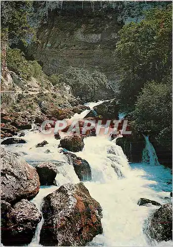 Cartes postales moderne Les Belles Images de Provence Fontaine de Vaucluse en hautes eaux avec ses celebres cascades