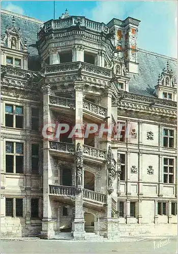 Moderne Karte Blois (Loir et Cher) La cour d'honneur du chateau l'escalier Francois 1er Les Merveilles du Val