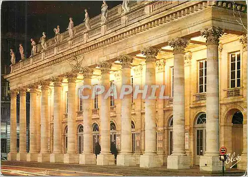 Cartes postales moderne Bordeaux Le Grand Theatre la nuit Architecte Louis (1780) La Facade du Theatre formee de 12 colo
