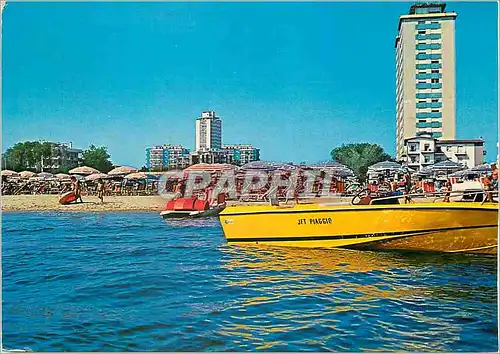 Moderne Karte Milano Marittina Vue des hotels et de la plage de la mer Bateau