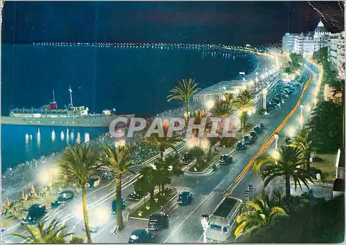 Cartes postales moderne Nice la nuit la promenade des anglais Bateau